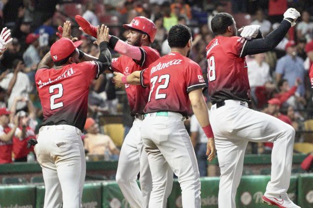 Leones siguen en la cima del RR; Aguilas empatan con los Toros