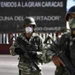 Ordena detener a venezolanos que apoyen el ataque de EEUU