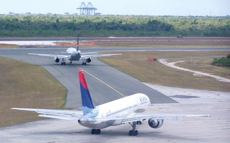 R.Dom. registra cifras históricas en turismo y aviación civil