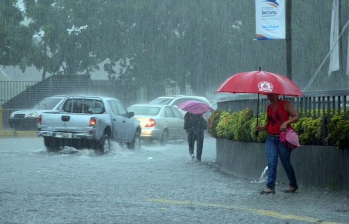 Sábado lluvioso en provincias de RD a causa de una vaguada Sábado lluvioso en provincias de RD a causa de una vaguada