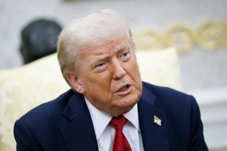 Trump apoya aranceles 500% a los países que apoyen a Rusia