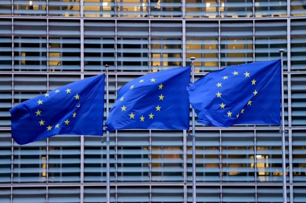 UE evalúa aranceles por 93.000 millones euros a productos EU