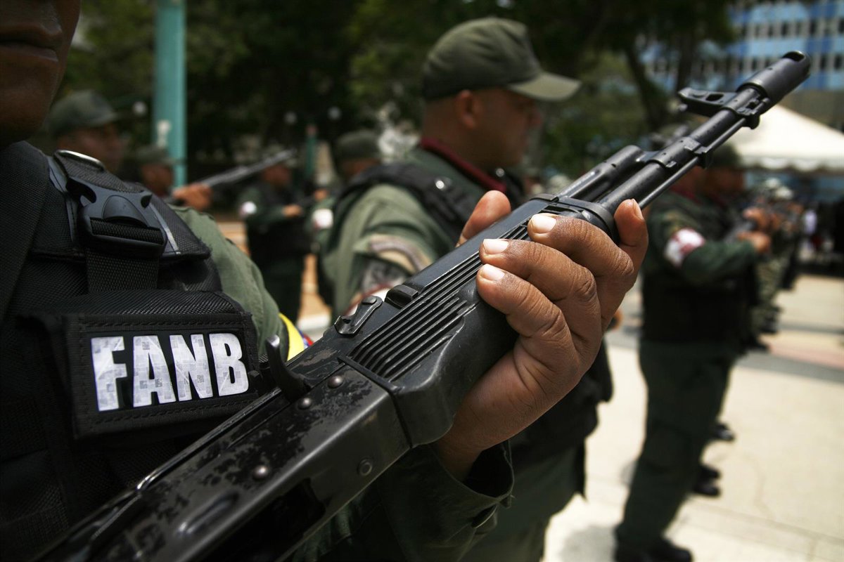 Venezuela estima al menos 24 militares muertos en ataque EU