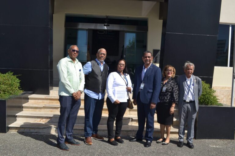 Demandan consulta de nuevo reglamento de paneles solares