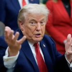 Donald Trump dice que subirá nuevo arancel global a un 15 %