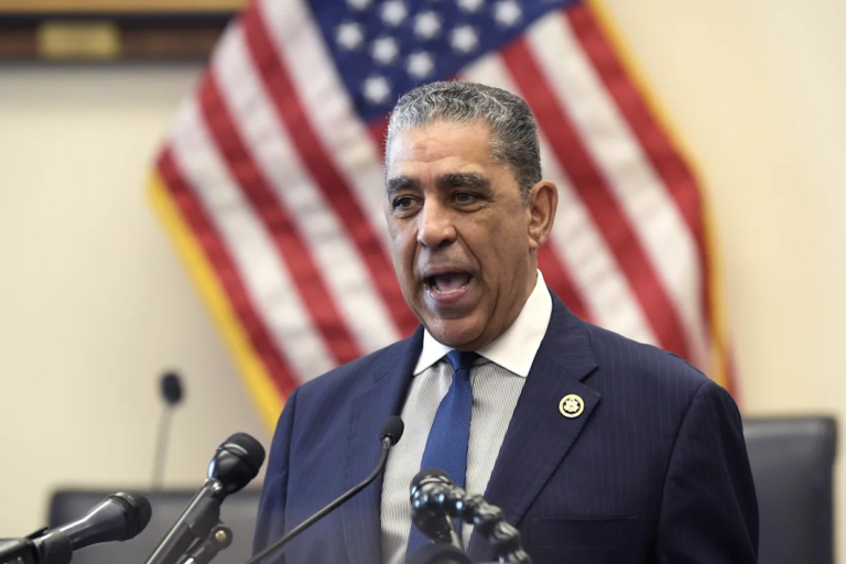 EU: Espaillat recibe ciudadana deportada mientras buscaba atención médica