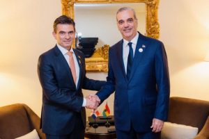 Abinader se reúne con dos altos funcionarios de Estados Unidos