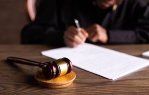 Condenado a 20 años hombre que violó niña de nueve años