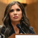 Trump destituye a la secretaria Seguridad Nacional Kristi Noem