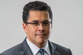 Collado: personalidad poco afectiva emocionalmente con la base