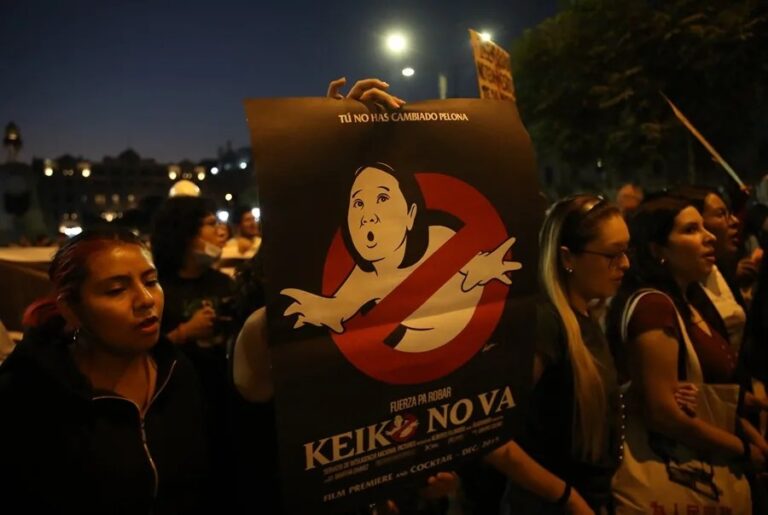 PERÚ: Marcha contra candidata presidencial Keiko Fujimori