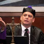 Sacar la política partidaria de las altas cortes