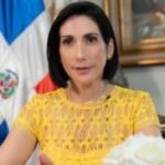 A su excelencia, señora Raquel Arbaje (1 de 3)