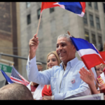 Adriano Espaillat ganará, pero yendo casa por casa