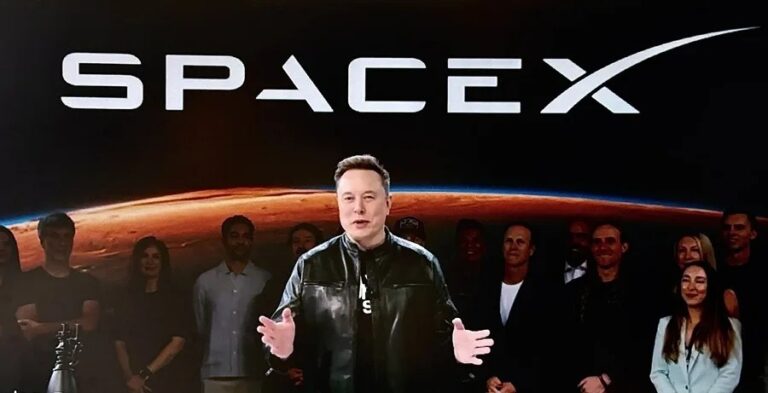 Elon Musk se convierte en el primer billonario del mundo