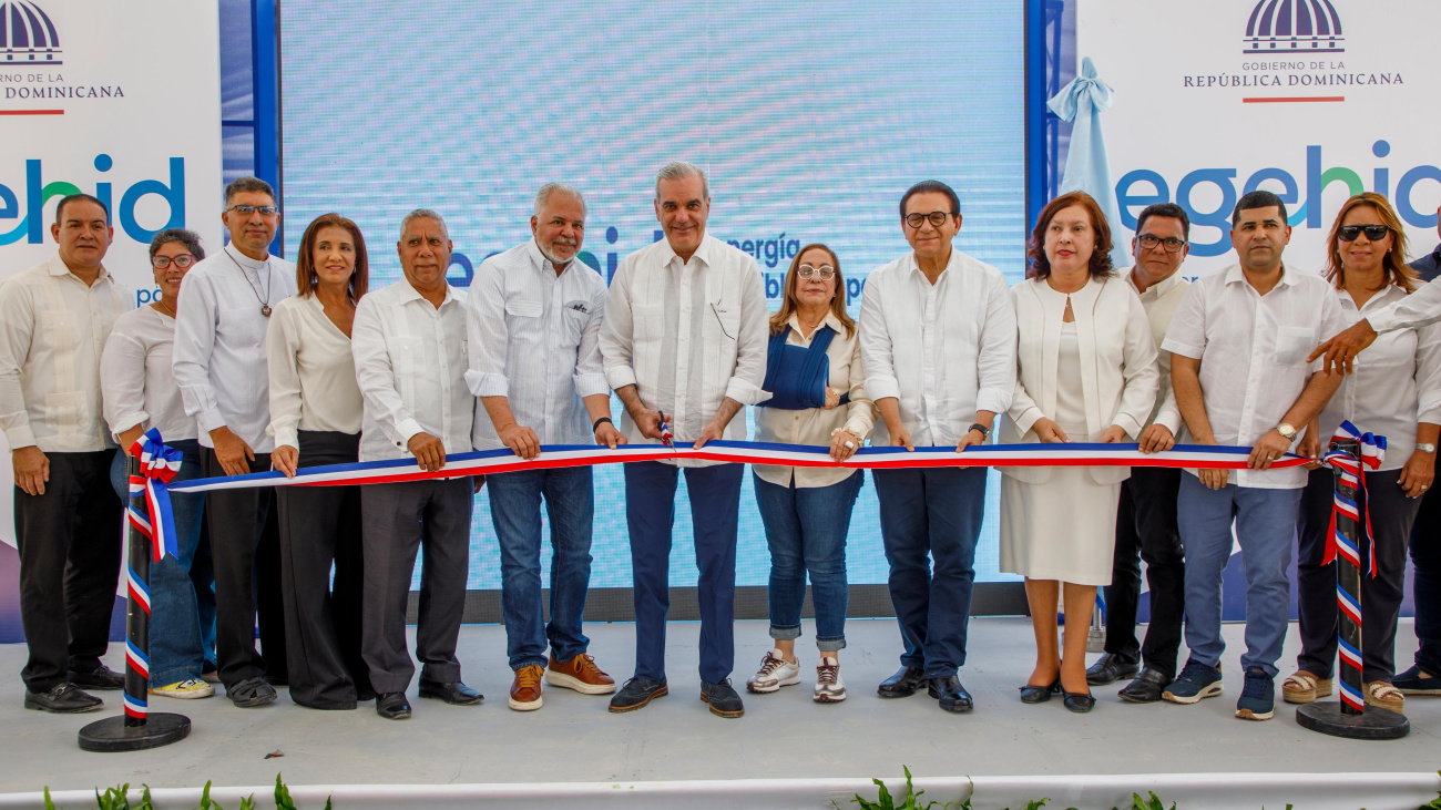 Presidente Abinader inaugura carretera en sierra de Santiago