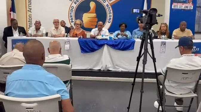 PRM llama votar masivamente por congresista Adriano Espaillat