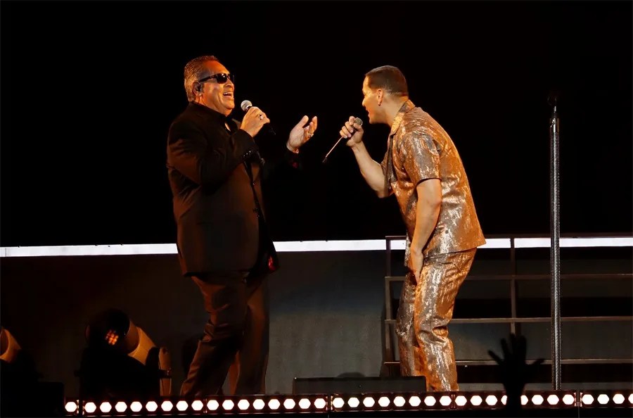Tito Nieves prefiere la salsa de la calle, pero su lado romántico es el que "enamora"