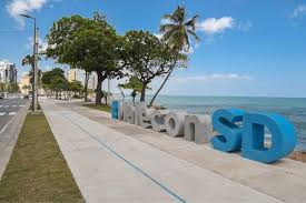 TURISMO: Crónica del mar que abraza la ciudad