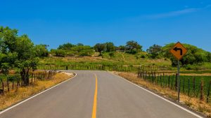 Abinader inaugura obras salud, vialidad y titulación de terrenos