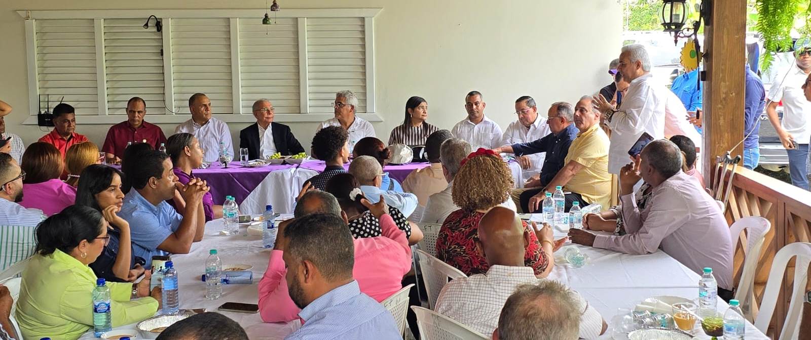 Decenas de jóvenes se integran “Primeros votantes con el PLD”