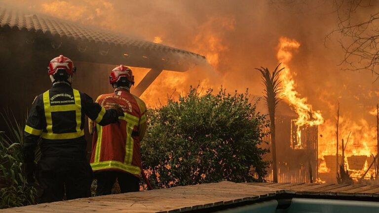 FRANCIA: 220.000 evacuados por el megaincendio en el sur