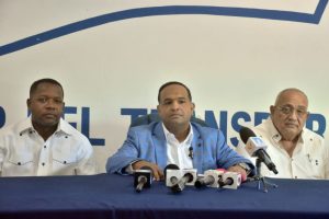 Grupo Choferes anunció subida de pasajes; otros lo rechazan