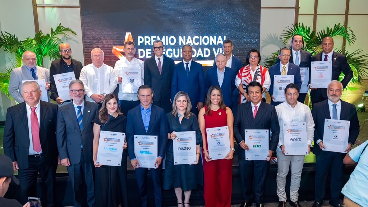 INTRANT realiza primera edición del Premio Nacional de Seguridad Vial; reconoce 13 empresas