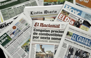 Periodismo RD arrodillado