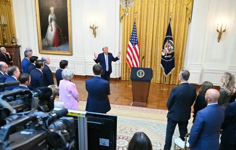 Trump dice probará que hubo injerencia electoral china en EU
