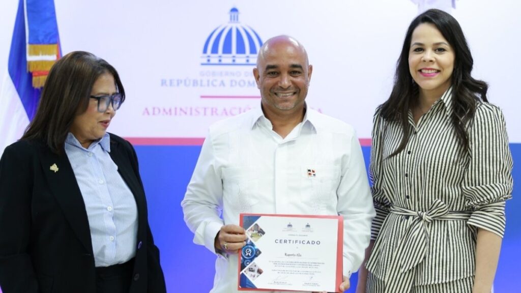Más de 50 periodistas reciben certificación tras concluir curso especializado del MAP e INAP