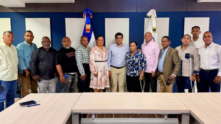 Director General de la CAASD Fellito Subervi y Consejo Económico y Social Municipal de Santo Domingo Oeste pasan revista a las principales obras de agua potable y  *saneamiento que* *ejecuta la institución*