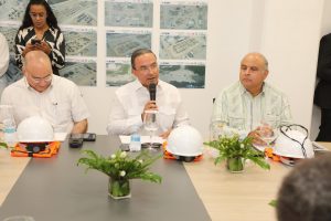 Abinader supervisa la central termoeléctrica Punta Caucedo