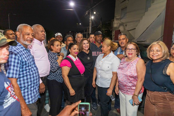 Alcaldesa fortalece seguridad con iluminación 36 calles DN