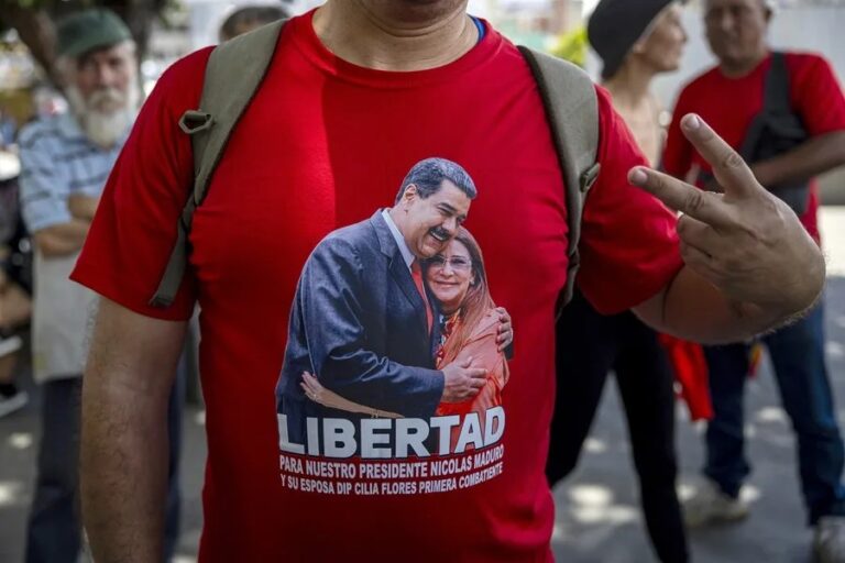 Chavistas rechazan presencia de EEUU; exigen liberen a Maduro