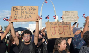 ¿Democracia o jugar con fuego?