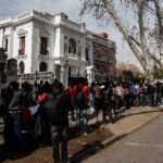 Haitianos protestan ante embajada de su país en Chile
