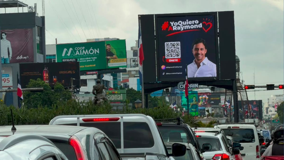 ¿TÚ TAMBIÉN LA VISTE? Las vallas de Raymond Rodríguez generan conversación en Santo Domingo ¿TÚ TAMBIÉN LA VISTE? Las vallas de Raymond Rodríguez generan conversación en Santo Domingo