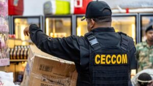MICM y CECCOM decomisan bebidas alcohólicas y cigarrillos premium chinos valorados en más de RD millones en Villa Consuelo