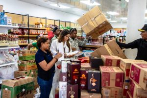Incautan 119 mil mercancías en establecimiento comercial chino