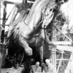 La gigantesca estatua ecuestre de Trujillo