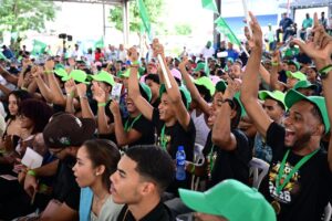 Leonel dice FP rece en cantidad y calidad, juramentaciones GSD