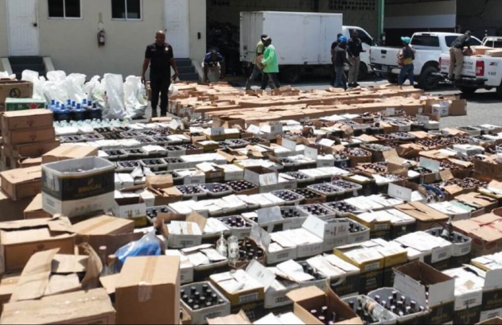 Desmantelan una de mayores fábricas de alcohol adulterado