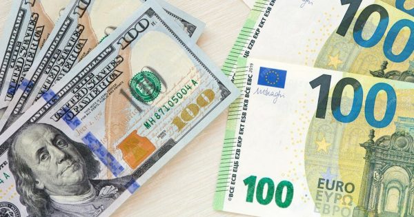 Dólar bajó 15 cts. y euro subió; eran vendidos .23 y .16 Dólar bajó 15 cts. y euro subió; eran vendidos .23 y .16