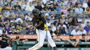 Dominicano Alexander Canario sobresale en béisbol de Japón