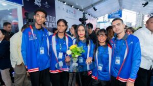 Cinco jóvenes dominicanos asumen el reto de recuperar un Récord Guinness de lectura en voz alta