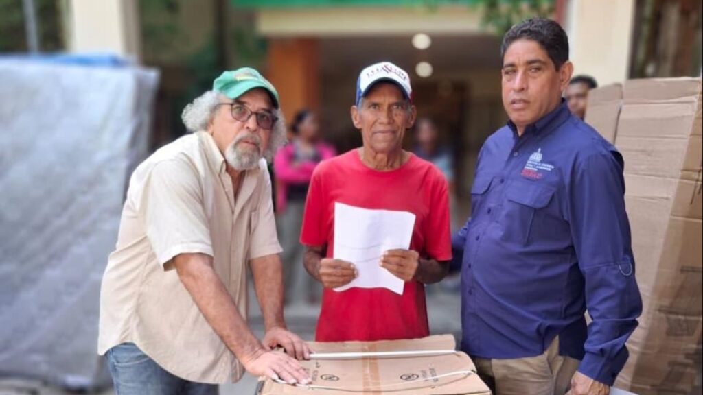 Gobierno lleva asistencia integral a más de 200 familias vulnerables en la provincia de La Vega a través de DASAC