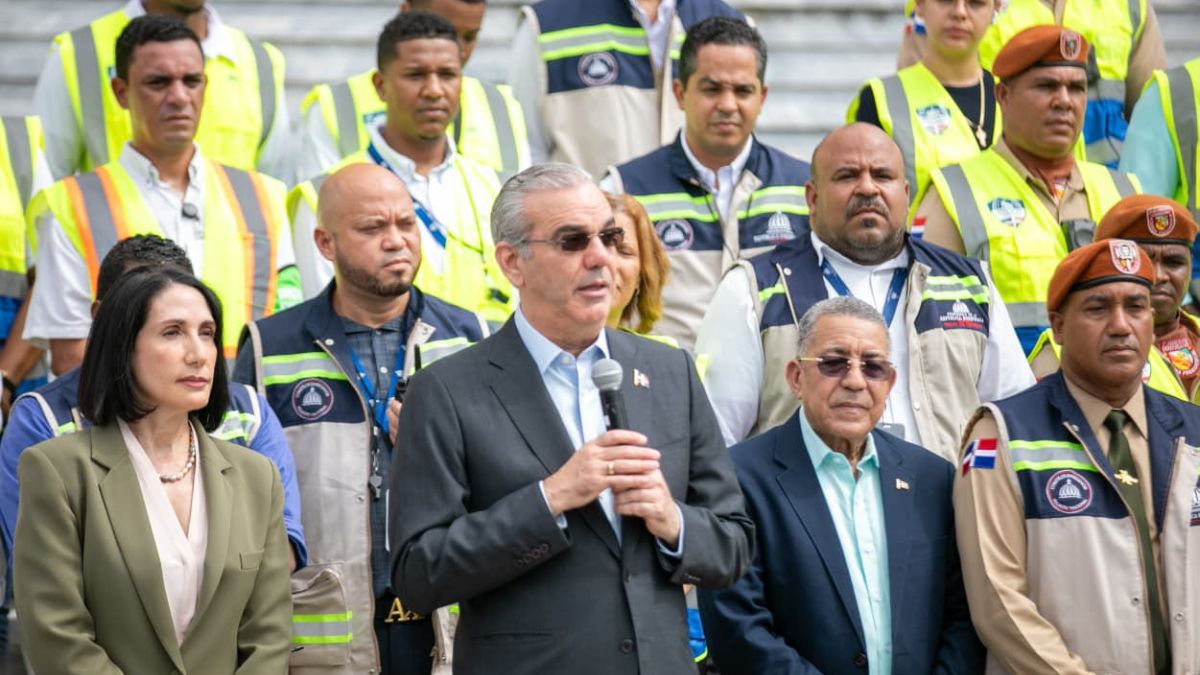 Presidente Abinader felicita al COE y a todos los organismos de socorro, instituciones públicas y privadas por coordinación del Simulacro Nacional y llama a fortalecer preparación para salvar vidas Presidente Abinader felicita al COE y a todos los organismos de socorro, instituciones públicas y privadas por coordinación del Simulacro Nacional y llama a fortalecer preparación para salvar vidas