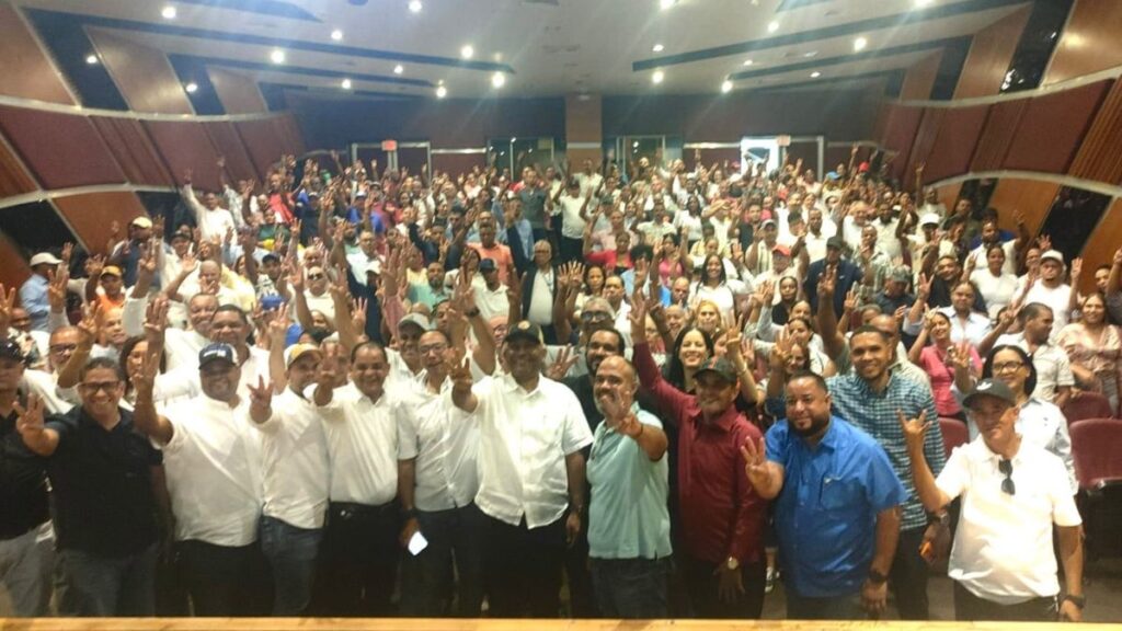 Proyecto presidencial Wellington Arnaud 2028 capacita equipo de la Línea Noroeste para fortalecer trabajo territorial