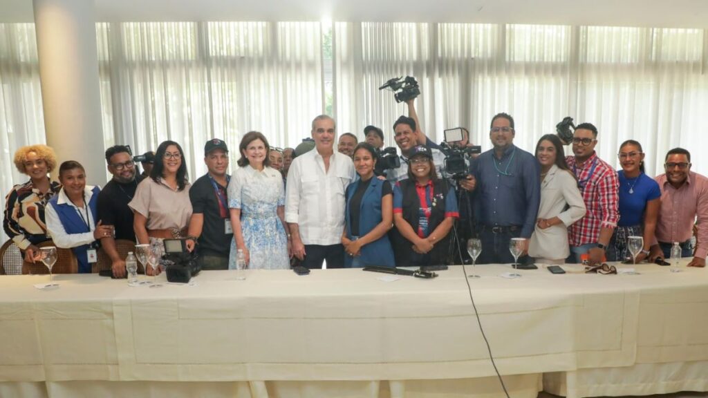 Presidente Abinader anuncia ampliación de la carretera hacia Licey al Medio a cuatro carriles para mejorar la movilidad y los accesos viales de Santiago